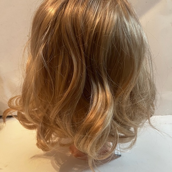 Smile Everyday Blonde Wig Human Hair Blend - Picture 3 of 8